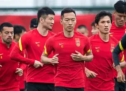 包含北马其顿国脚实力平稳，未能晋级下一阶段的词条